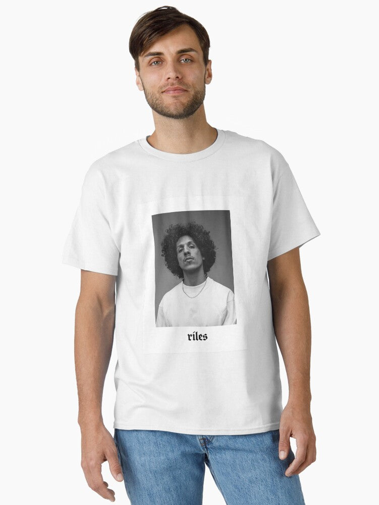 Rilès - Black _amp_ white studio photographer poster. Classic T-Shirt