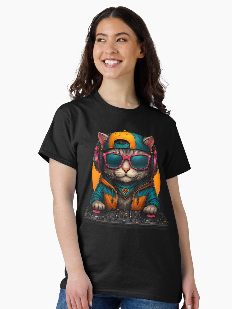 DJ Cat in Hoodie Mixing on Turntables Classic T-Shirt