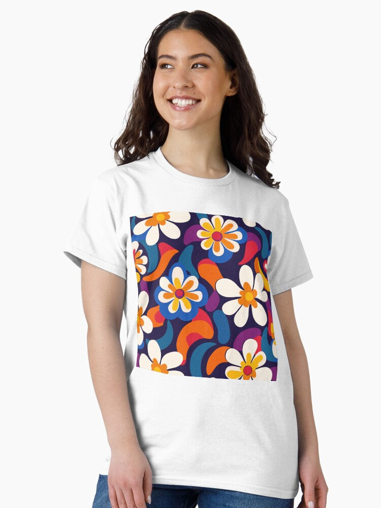 1960s Halftone Flower Power – Retro Pop Floral Pattern Classic T-Shirt