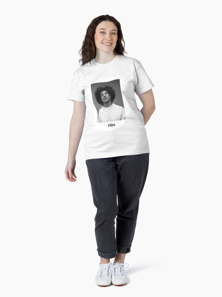 Rilès - Black _amp_ white studio photographer poster. Classic T-Shirt