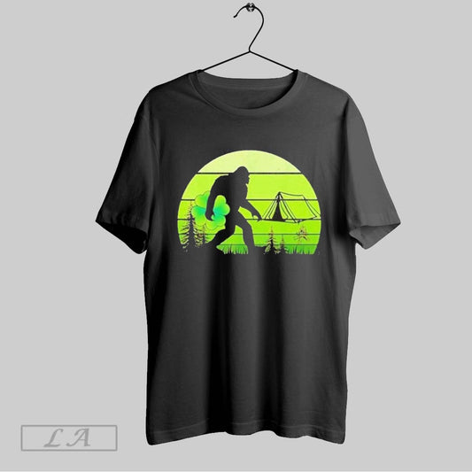 Top Bigfoot Lucky Irish Shamrock St Patricks Day Vintage T Shirt Sweatshirt Hoodie Shirt