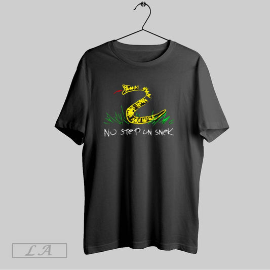Top No Step On Snek Gadsden Flag Drawn T Shirt Sweatshirt Hoodie Shirt
