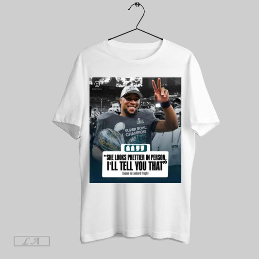 Top Poster Saquon Barkley Philadelphia Eagles She Looks Prettier In Person Ill Tell You That Sweatshirt T Shirt