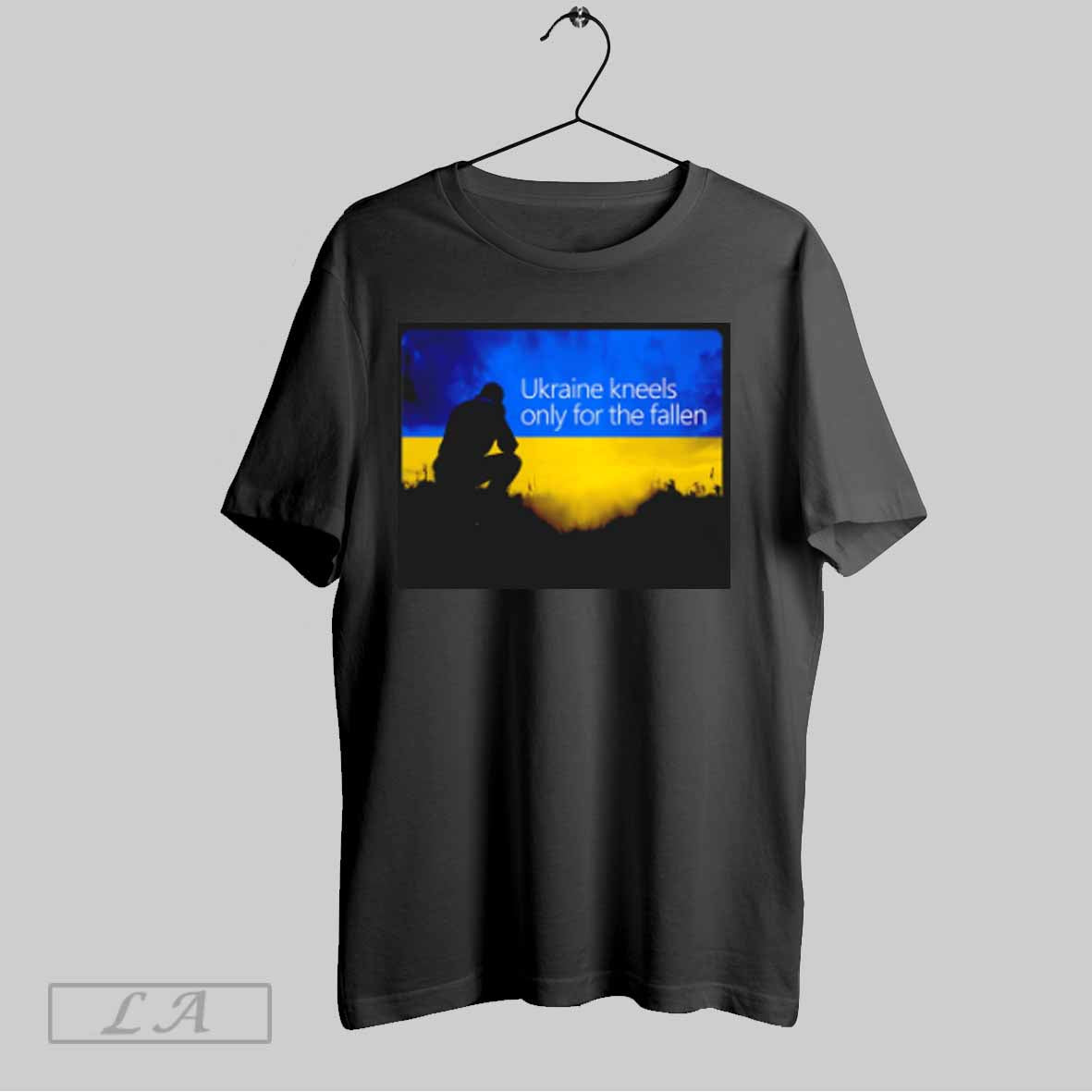 Top Ukraine Kneels Only For The Fallen T Shirt Sweatshirt Hoodie Shirt