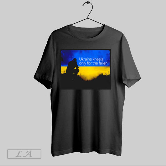 Top Ukraine Kneels Only For The Fallen T Shirt Sweatshirt Hoodie Shirt