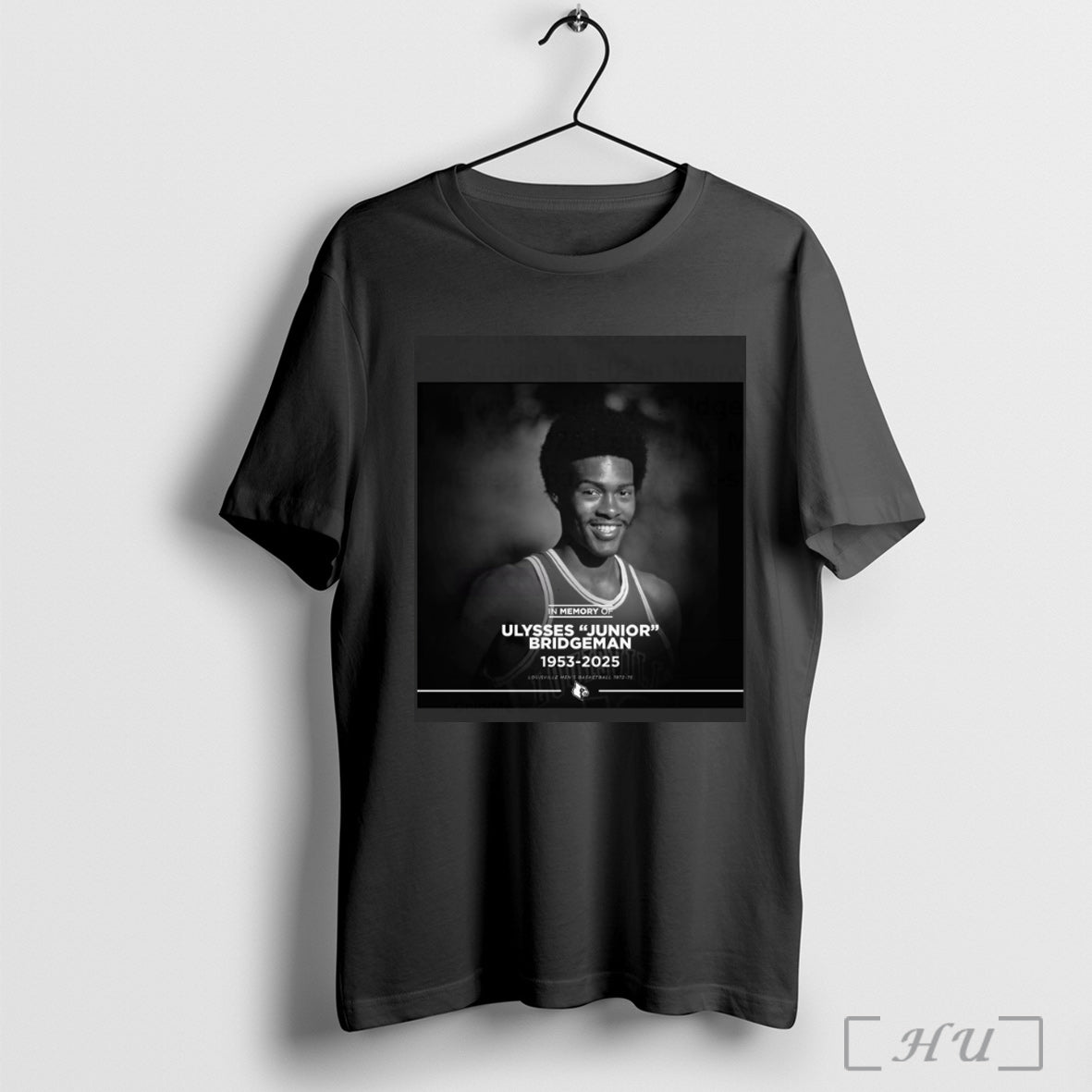 Trending Poster Louisville Cardinals Rip In Memory Of Ulysses Junior Bridgeman 1953 2025 Louisville Mens Basketball 1972 75 T Shirt Sweatshirt