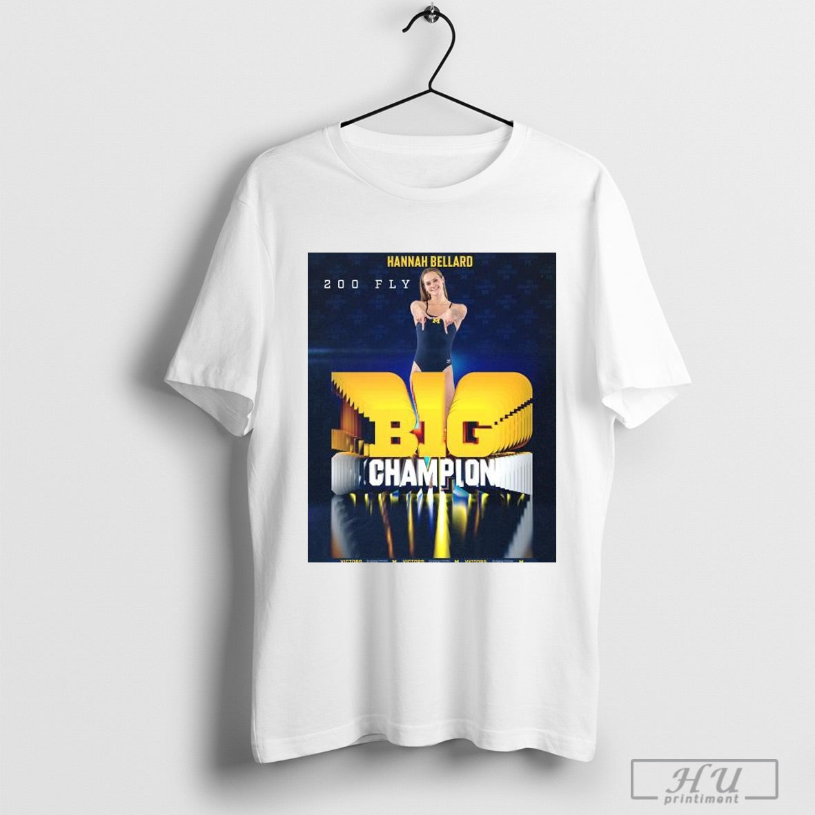 Trendy Poster Hannah Bellard Crushed The Field To Capture The 200 Fly B1g Title Michigan Swimming Diving Champion 2025 T Shirts Sweatshirt